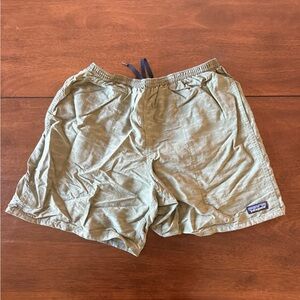 Patagonia Baggies 7” inseam w/ liner Men's olive Shorts